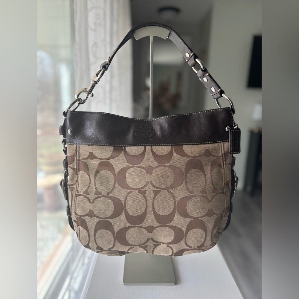 Coach Large Zoe Signature Hobo Bag 🤎